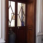 Les Lamartine-chambres D'hotes بيت ضيافة