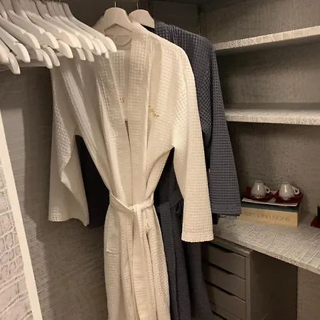 Les Lamartine-chambres D'hotes Gæstehus Le Mans