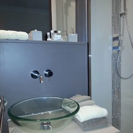 Les Lamartine-chambres D'hotes 4* Le Mans