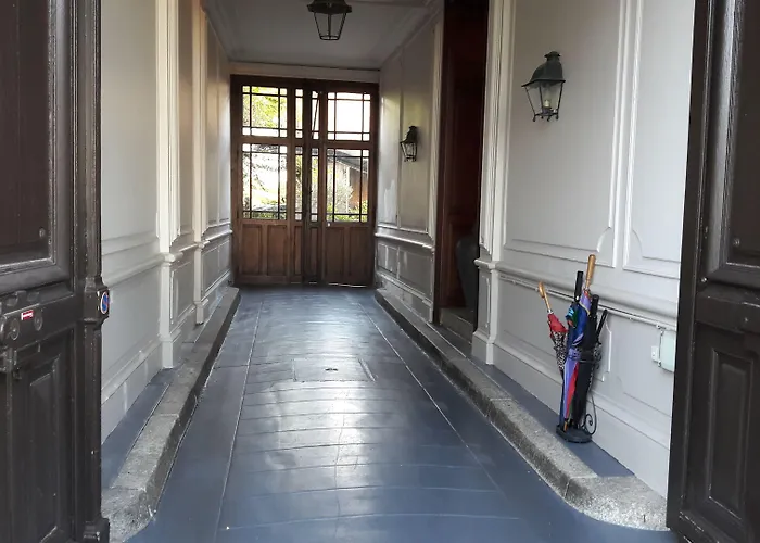 Pensionat Les Lamartine-chambres D'hotes 4*